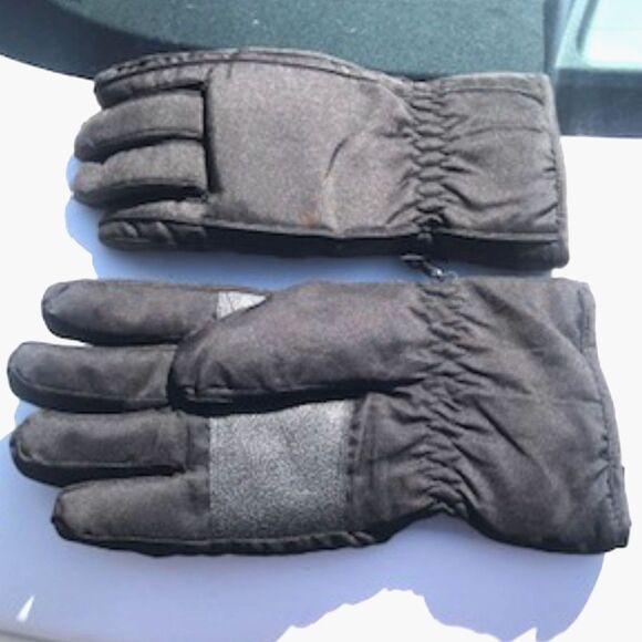 Winter Gloves . by Thinsulate . Never Worn - Picture 3 of 3